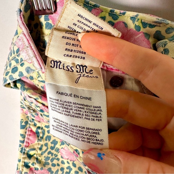 Miss Me Bermuda Shorts Stretch Denim Rhinestone Y2K Western 25 Floral Leopard - Picture 12 of 17